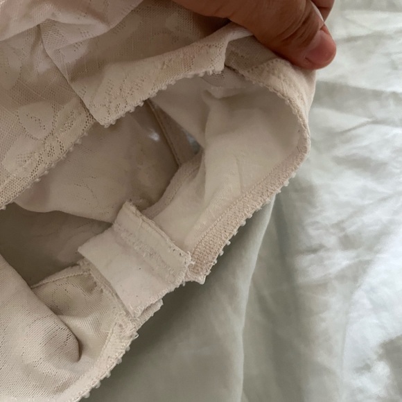 🎀Vintage cream bodysuit shape wear size 40C large - Picture 4 of 4